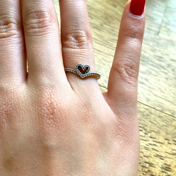 Pandora sterling silver cubic zirconia ring - Picture 3 of 5